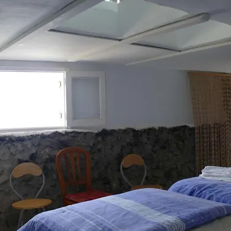 فيلة Sleeps 2 Pool Wifi T691619 Uga