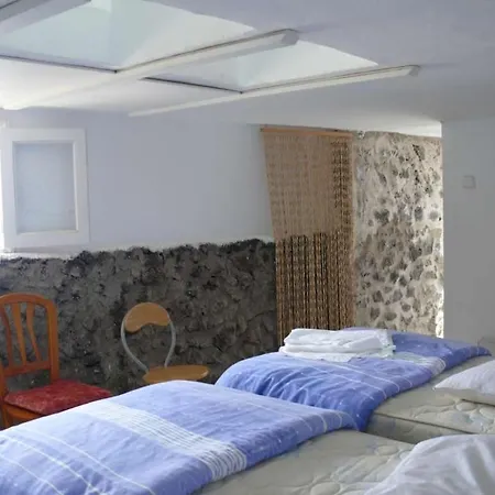 Sleeps 2 Pool Wifi T691619 * Uga