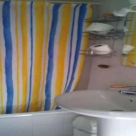 Sleeps 2 Pool Wifi T691619 * Uga