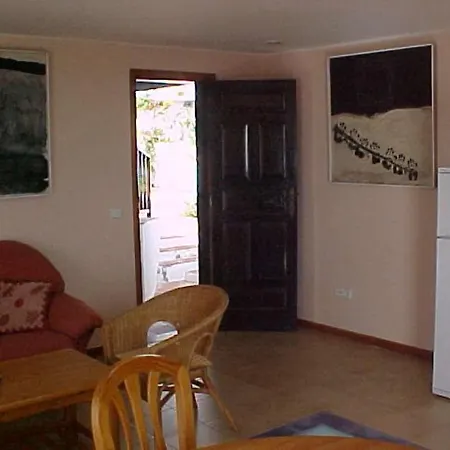 Sleeps 2 Pool Wifi T691619 * Uga